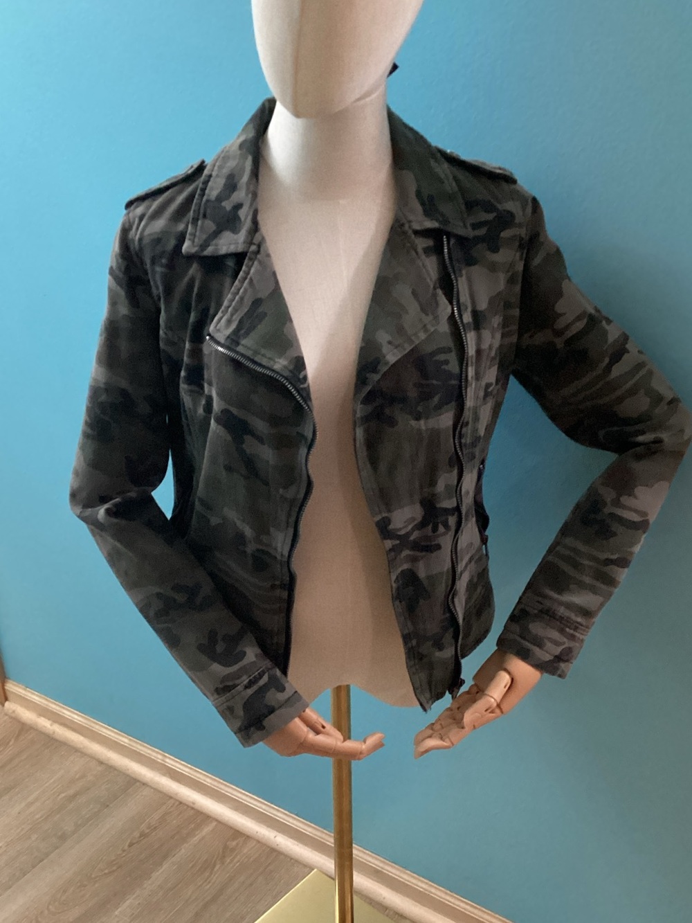 Women's Camo Utility Jacket - Olive Green
